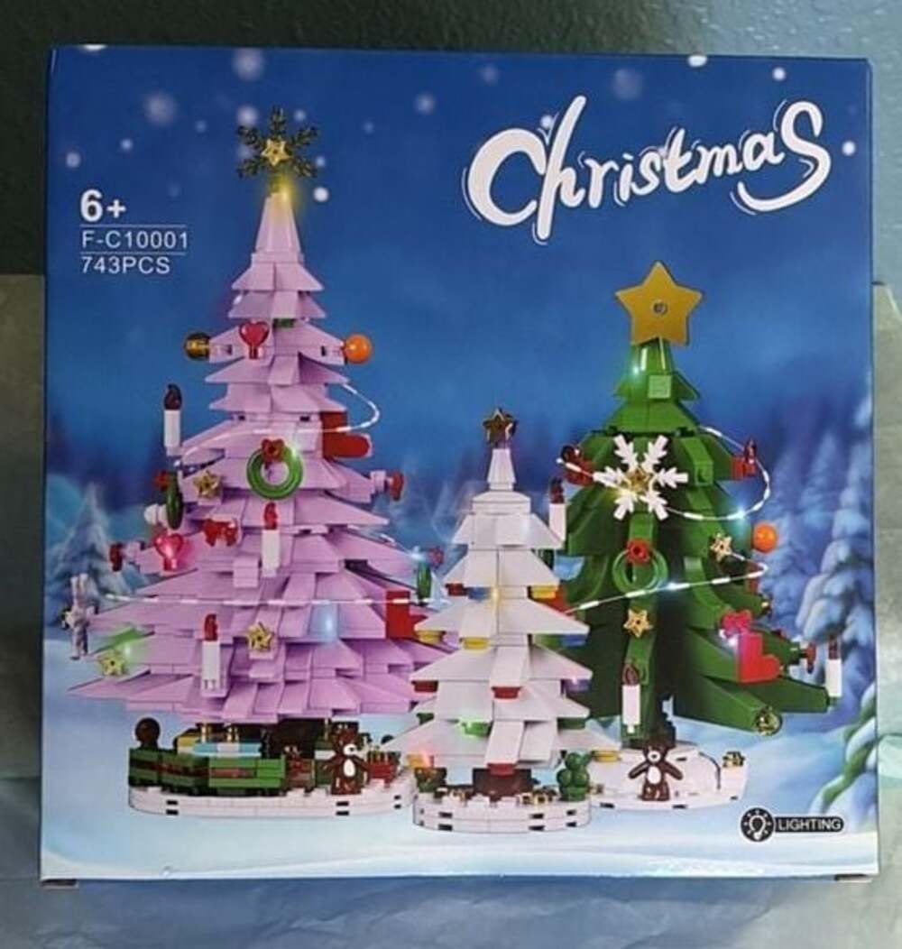 Christmas Tree Building Kit with Lights (743 PCS)